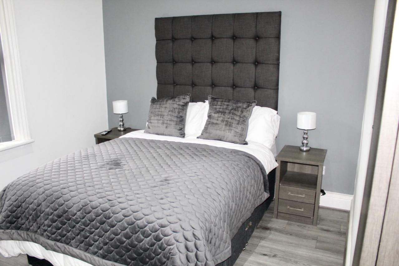 Reads Luxury Jacuzzi Apartamento