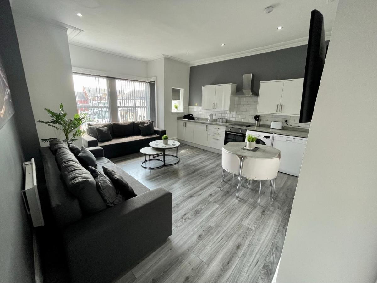 Reads Luxury Jacuzzi Apartamento