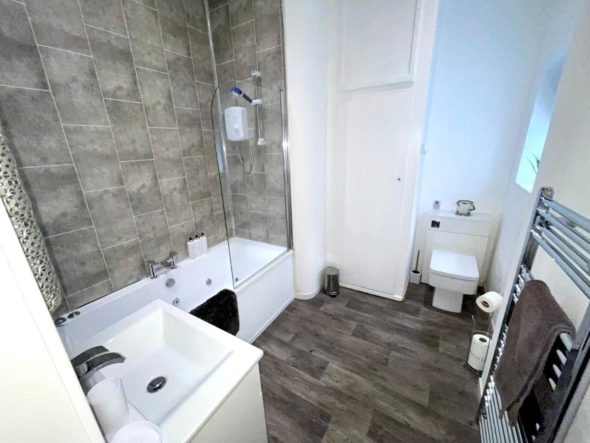 Apartamento Reads Luxury Jacuzzi *